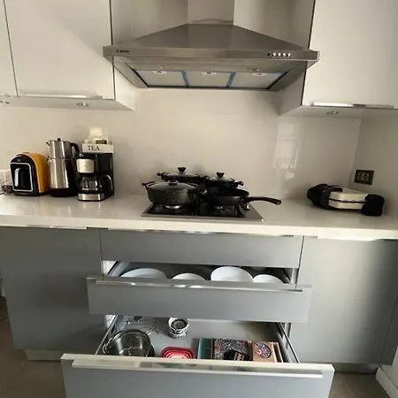Luxurious In דירה